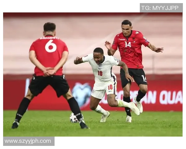 小腿肌肉发达的足球明星们:力量与速度并存的竞技天赋解析